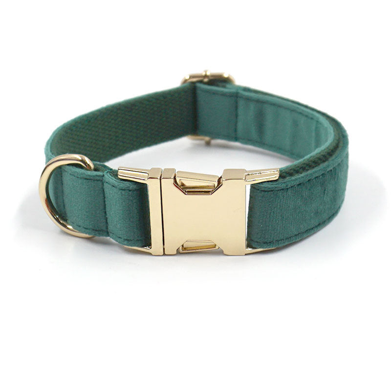 Emerald Paw Velvet Collar - Stylish Comfort for Dogs