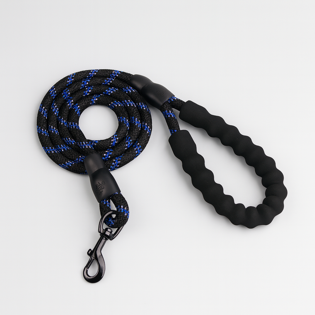 Happy Pup Nylon Dog Leash – Safe Evening Walks for Pets